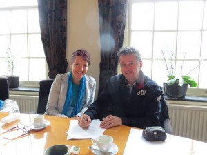 20150601 Tekenen Bras 10 verkoop