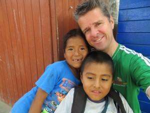 Kinderen-Brazos-Abiertos1