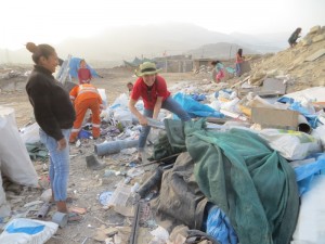 Helpen op de vuilnisbelt