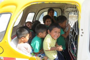 In de mototaxi voor de film